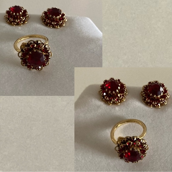Vintage Sarah Coventry Ring and Earrings - Picture 10 of 12